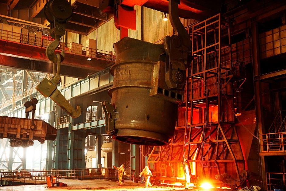 گرمای صنعت: معرفی انواع کوره‌های تولید آهن | آهنین افلاک